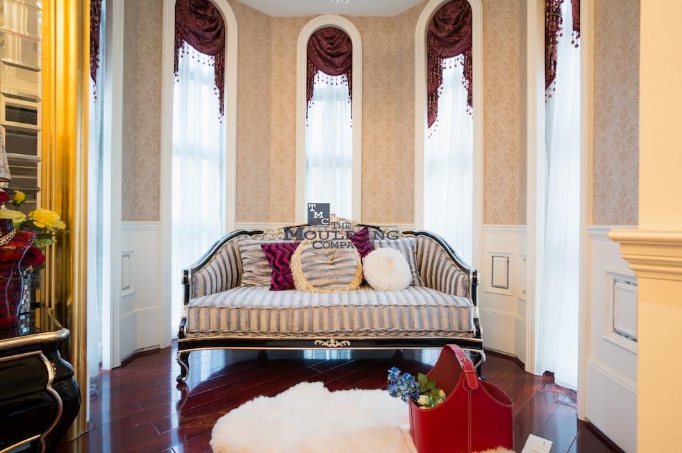 Classic orinate and traditional interior trim style and design